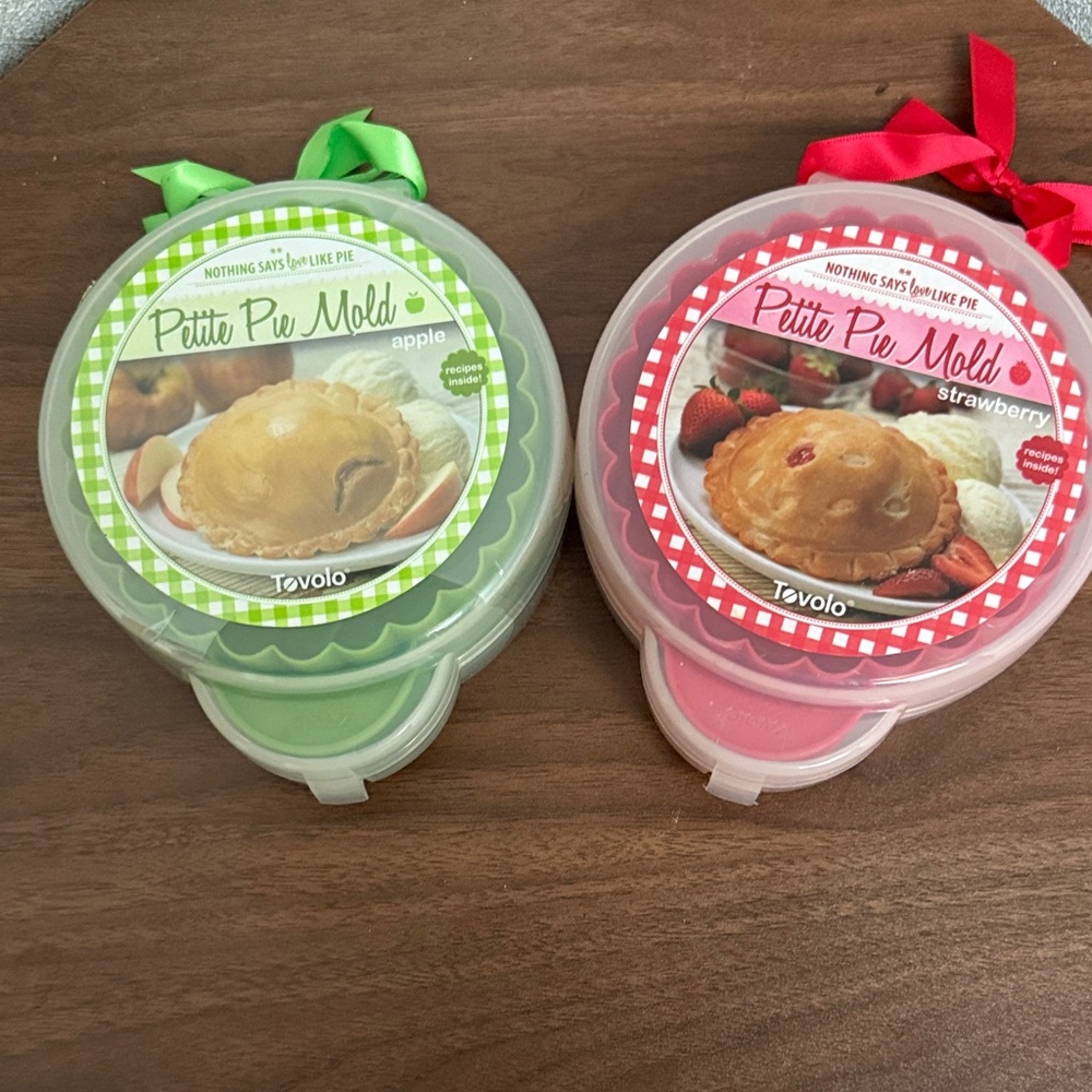 Tovolo Petite Pie Molds - Apple and Strawberry